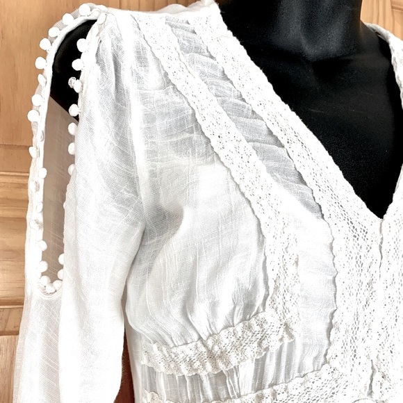 J.Gee white Prairie Dress, Slit Sleeve, lace, Size Medium - Picture 2 of 9